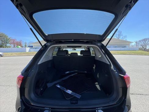 Used 2018 Volkswagen Tiguan SE w/ Panoramic Sunroof Package AWD/4WD image 23