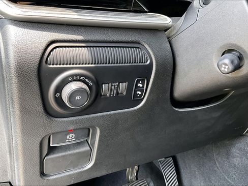 Used 2022 Jeep Wagoneer Series II w/ Premium Group I AWD/4WD image 33
