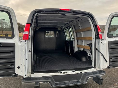 Used 2024 Chevrolet Express 2500 w/ Driver Convenience Package image 12