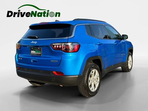 Used 2024 Jeep Compass Latitude AWD/4WD image 5