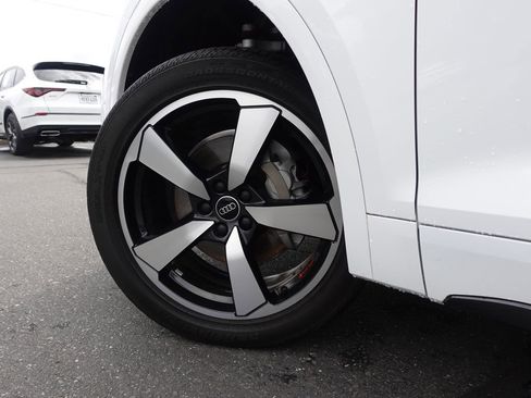 Used 2023 Audi Q5 2.0T Premium Plus w/ Premium Plus Package AWD/4WD image 10