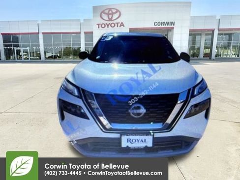 Used 2023 Nissan Rogue S AWD/4WD image 2