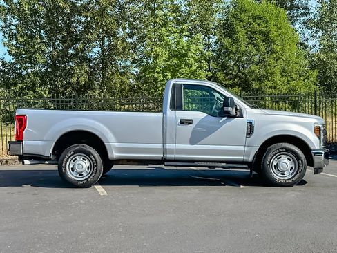 Used 2019 Ford F250 XL w/ Power Equipment Group RWD image 2