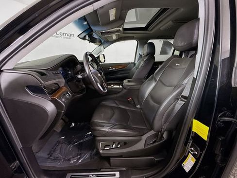 Used 2019 Cadillac Escalade Premium Luxury image 22