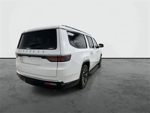 Used 2023 Jeep Wagoneer L Series III w/ Preferred Equipment Group image 3