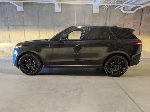 Used 2024 Land Rover Range Rover Sport SE image 35