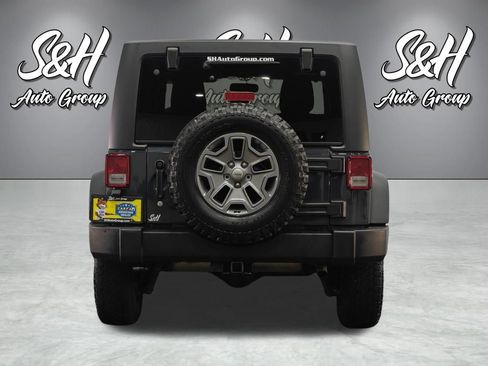 Used 2016 Jeep Wrangler Unlimited Rubicon w/ Connectivity Group AWD/4WD image 16