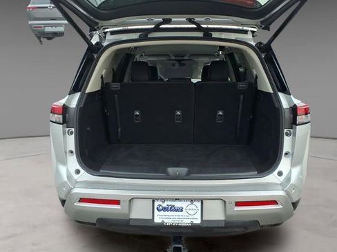 Used 2024 Nissan Pathfinder SL image 8