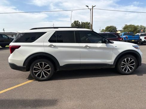 Used 2022 Ford Explorer ST-Line AWD/4WD image 5