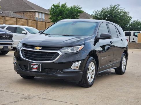Used 2020 Chevrolet Equinox LS w/ LS Convenience Package FWD image 11