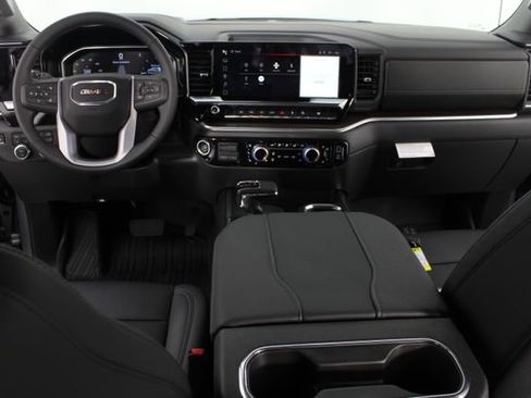 New 2026 GMC Sierra 1500 SLT image 10