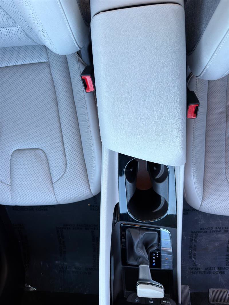 Used 2024 Hyundai Elantra Limited FWD image 14