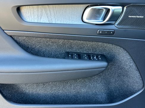 New 2026 Volvo XC40 B5 Plus w/ Climate Package image 9