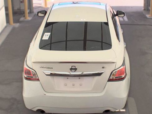 Used 2015 Nissan Altima 2.5 SL w/ Technology Package FWD image 5