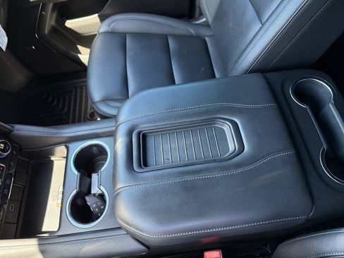 Used 2024 Chevrolet Suburban LT AWD/4WD image 29