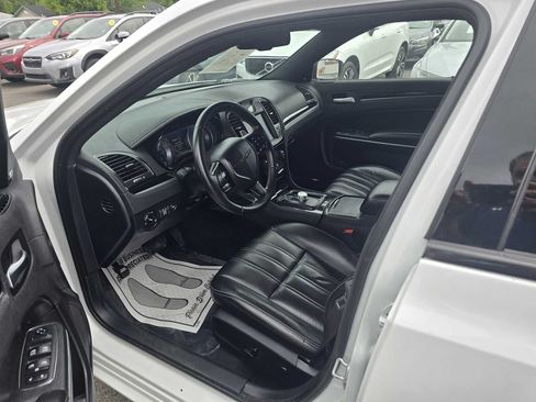 Used 2019 Chrysler 300 S w/ Safetytec Plus Group AWD/4WD image 29