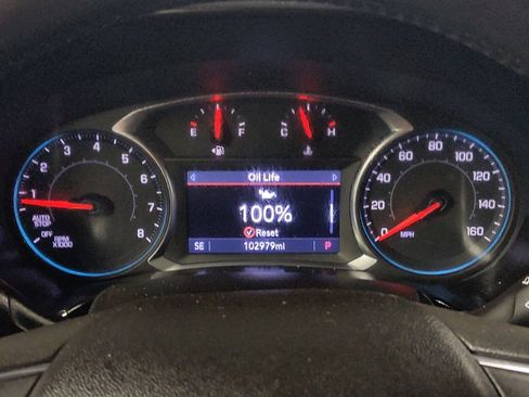 Used 2019 Chevrolet Equinox Premier FWD image 23