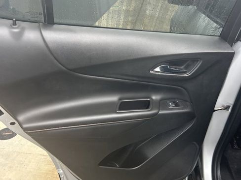 Used 2020 Chevrolet Equinox Premier w/ Premier Redline Edition image 11