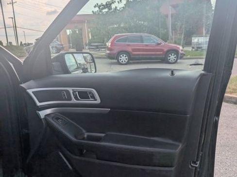 Used 2015 Ford Explorer XLT w/ Equipment Group 202B image 20