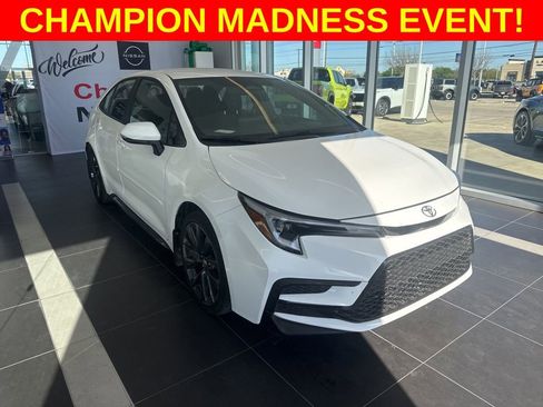 Used 2023 Toyota Corolla SE w/ Carpet Mat Package (TMS) image 1