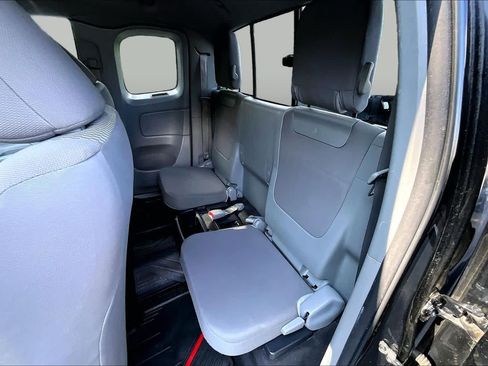 Used 2013 Toyota Tacoma 4x4 Access Cab V6 w/ SR5 Pkg image 19