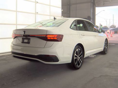 Used 2025 Volkswagen Jetta Sport FWD image 6