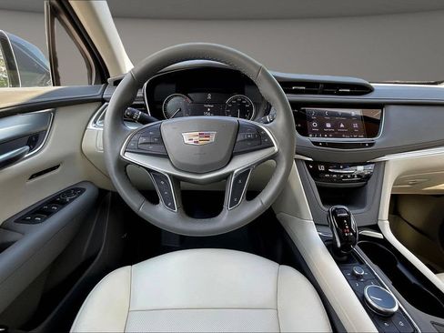 Used 2022 Cadillac XT5 Premium Luxury FWD image 10