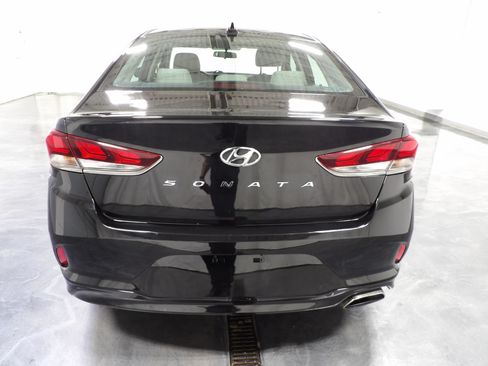 Used 2018 Hyundai Sonata SE w/ Cargo Package FWD image 5