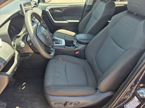 Certified 2025 Toyota RAV4 XLE AWD/4WD image 17