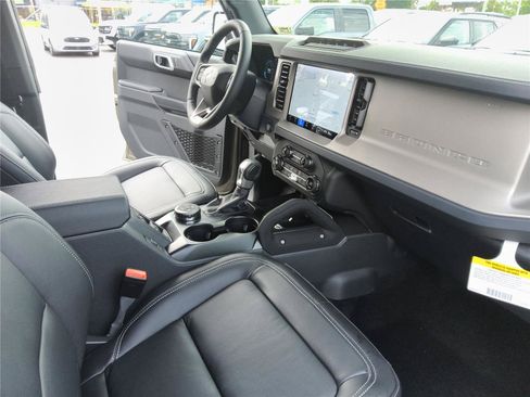 New 2026 Ford Bronco Outer Banks w/ Sasquatch Package AWD/4WD image 25