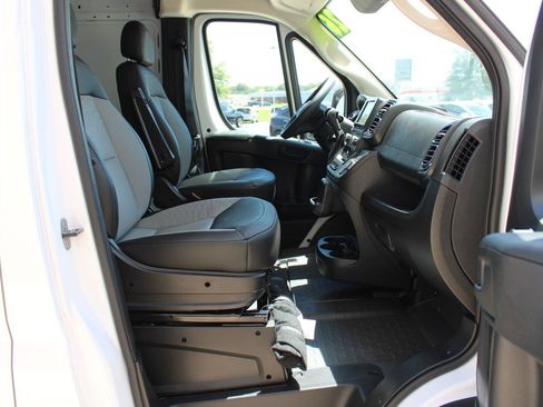 Used 2026 RAM ProMaster 2500 w/ Convenience Group FWD image 24