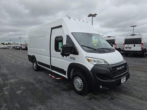 Used 2024 RAM ProMaster 3500 w/ Delivery Van Package image 11