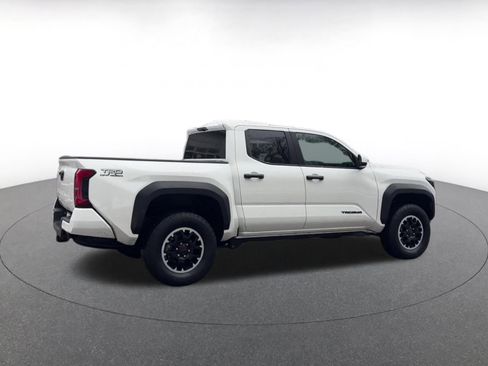Used 2025 Toyota Tacoma TRD Off-Road image 15