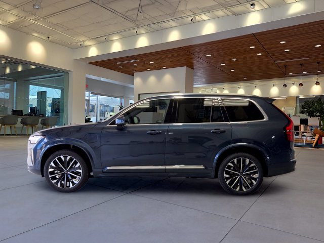 New 2026 Volvo XC90 T8 Plus w/ Protection Package Premier AWD/4WD image 2