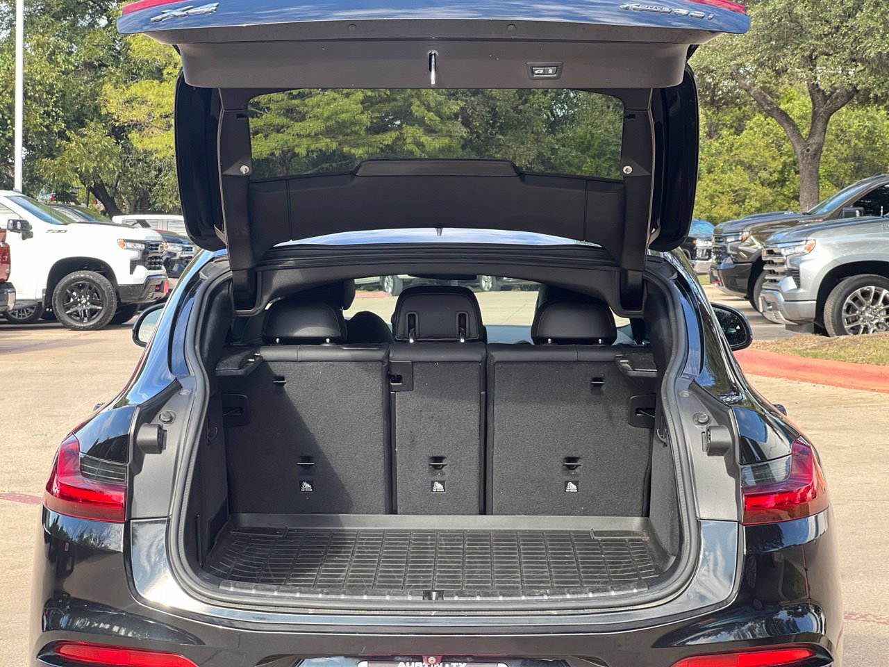 Used 2020 BMW X4 xDrive30i w/ Premium Package AWD/4WD image 23