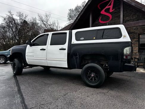 Used 2010 Chevrolet Silverado 1500 LT AWD/4WD image 2