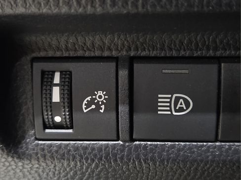 Used 2024 Toyota RAV4 XLE Premium FWD image 23
