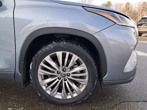 Used 2023 Toyota Highlander Platinum image 8