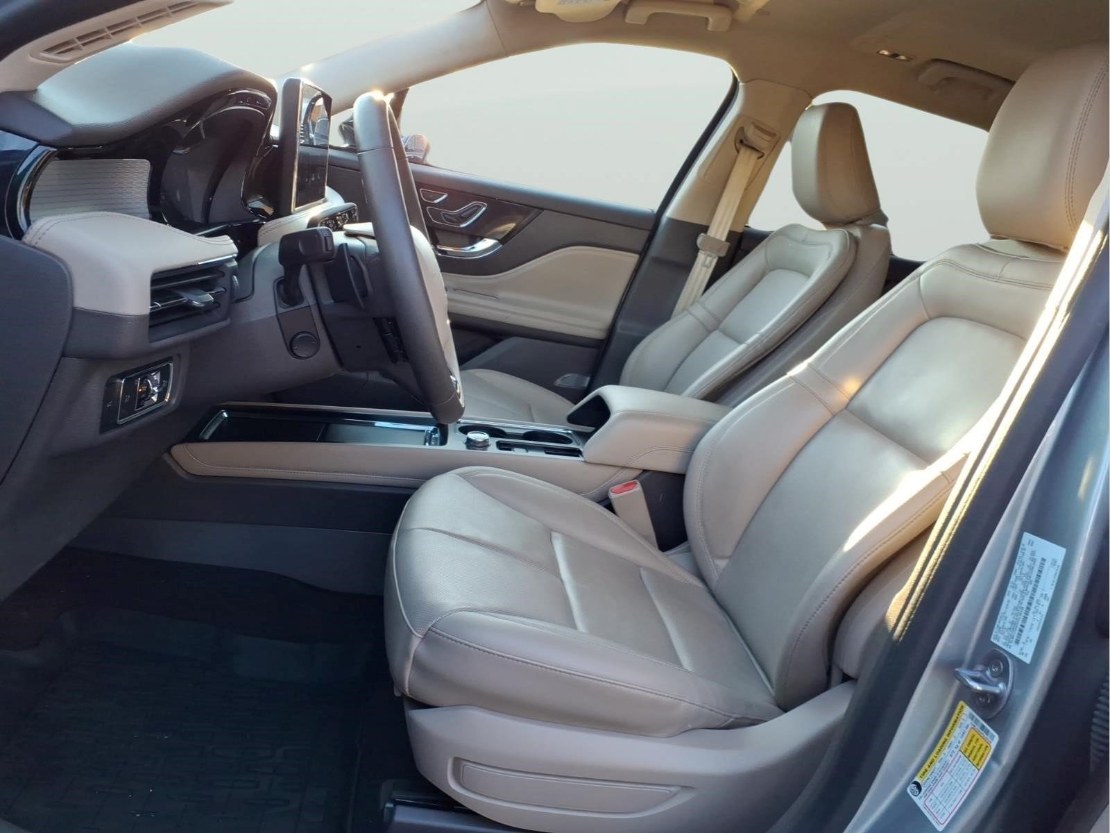 Used 2023 Lincoln Corsair AWD image 15