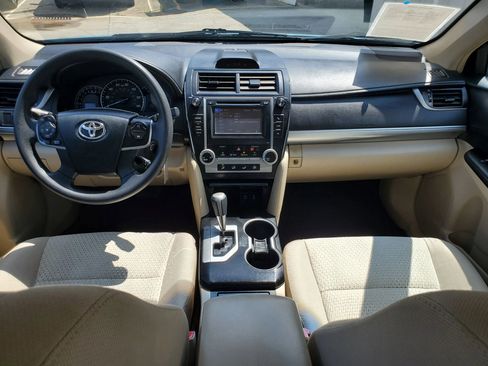 Used 2013 Toyota Camry LE FWD image 2