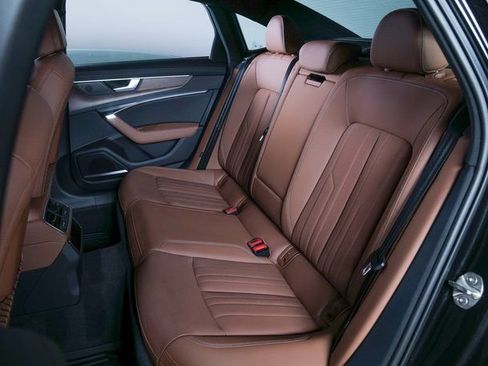 Used 2025 Audi A6 Premium Plus image 11