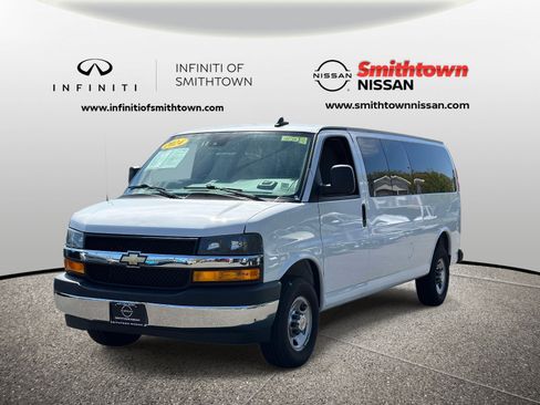 Used 2024 Chevrolet Express 3500 LT w/ LT Preferred Equipment Group RWD image 2