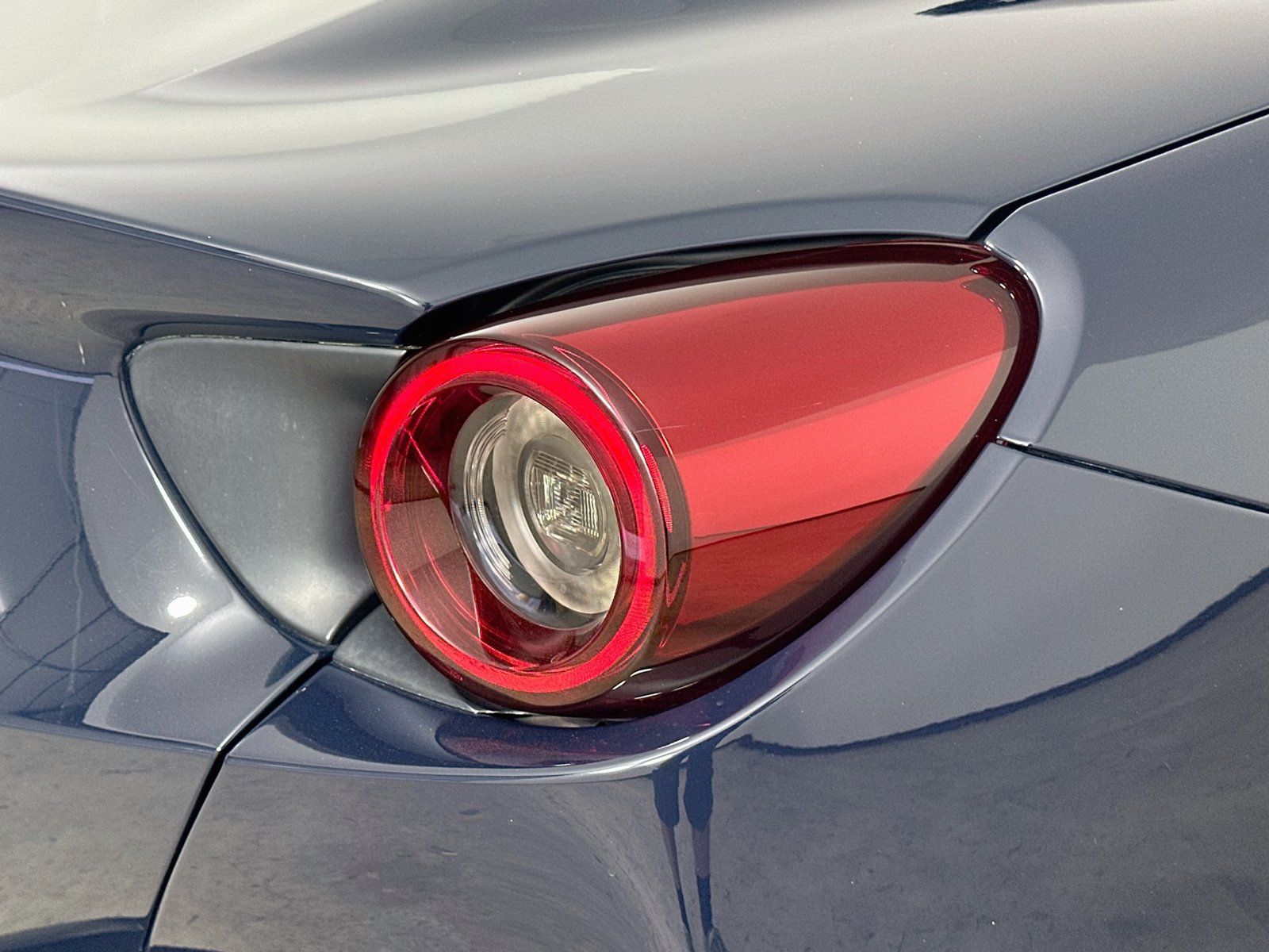 Used 2020 Ferrari Portofino RWD image 52