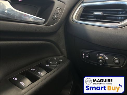 Used 2020 Chevrolet Equinox LT image 16