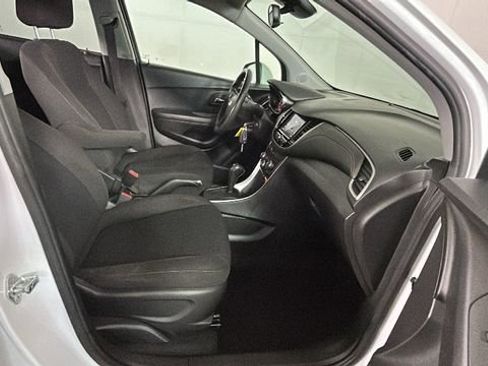 Used 2020 Chevrolet Trax LS w/ Tint and Cruise Package FWD image 30