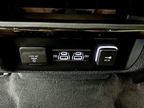 Used 2022 Jeep Wagoneer Series III AWD/4WD image 38