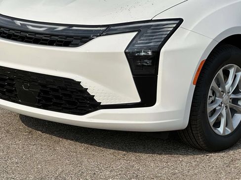 New 2027 Chrysler Pacifica Select FWD image 7