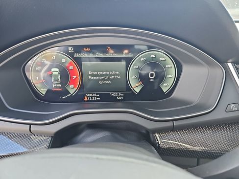 Used 2023 Audi SQ5 Premium Plus w/ Premium Plus Package image 31