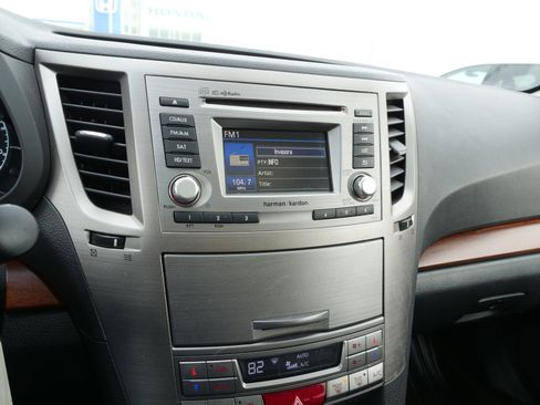 Used 2014 Subaru Outback 2.5i Limited image 26