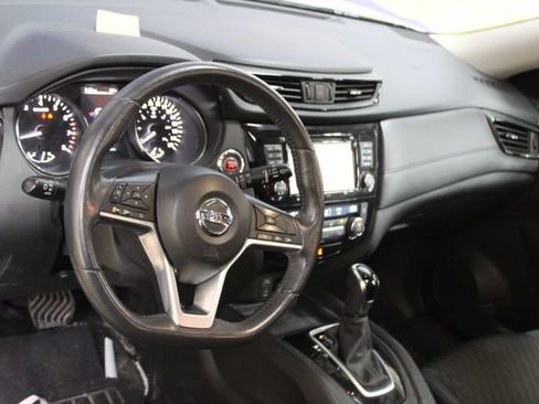 Used 2017 Nissan Rogue SV AWD/4WD image 13